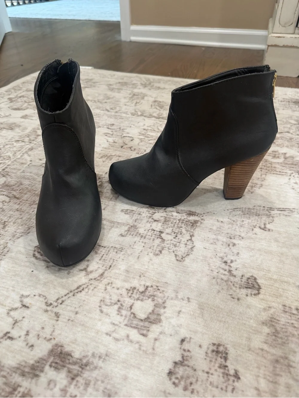 Steve Madden Regainn Black Ankle Bootie